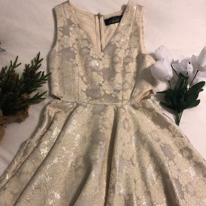 Champagne metallic With stomach cut out